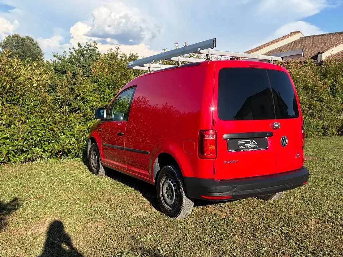 Usata VW Caddy 122 CV (89 kW) 2016 Rosso Monovolume