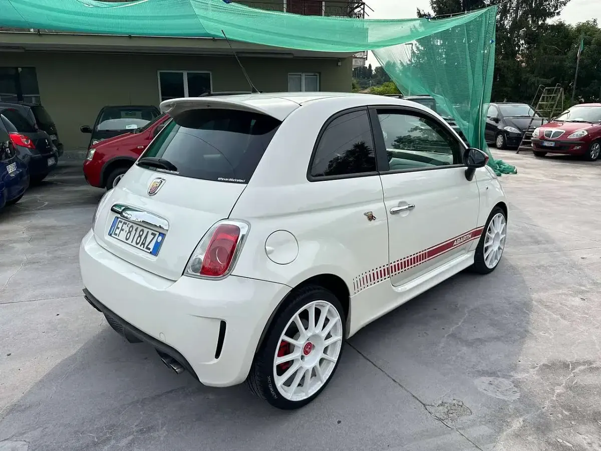 Usata Abarth 500 135 CV (99 kW) 2010 Bianco Utilitaria