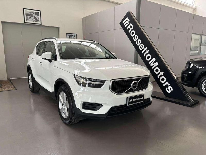 Usata Volvo XC40 Momentum 129 CV (94 kW) 2021 Bianco SUV