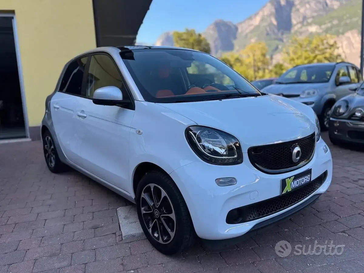 Usata Smart ForFour Proxy 71 CV (52 kW) 2015 Bianco Utilitaria