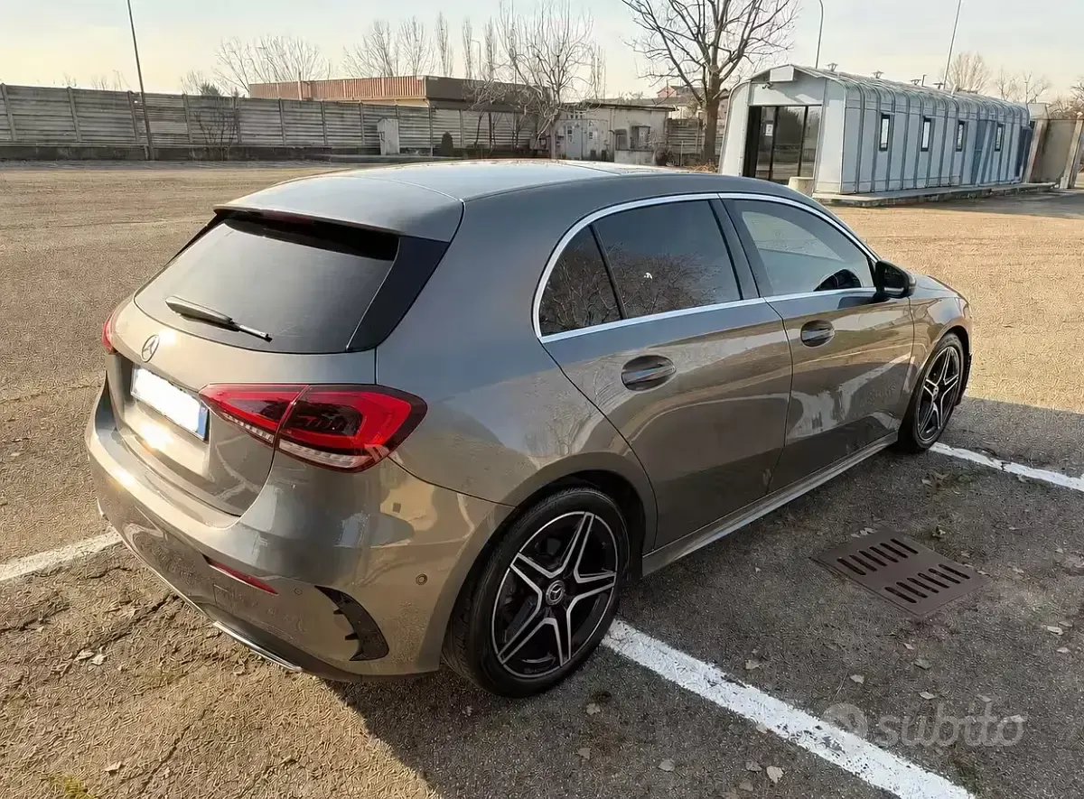 Usata Mercedes A180 AMG line 2021 Grigio Berlina