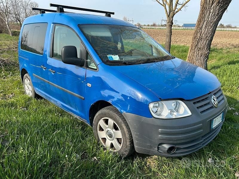 Usata VW Caddy 105 CV (77 kW) 2008 Blu Monovolume