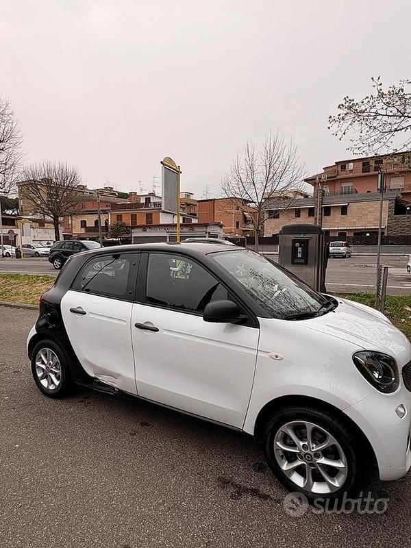 Usata Smart ForFour 2017 Bianco Utilitaria