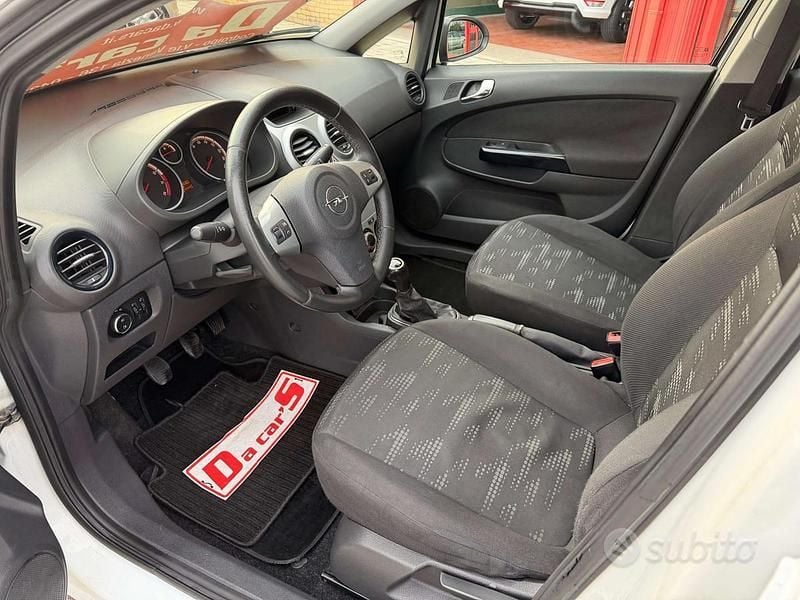 Usata Opel Corsa Club 86 CV (63 kW) 2011 Bianco Utilitaria