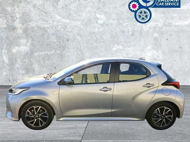 Grigio Usata 2022 Toyota Yaris Trend Tre volumi | 17.990 € (Buon prezzo) - Immagine 1/4
