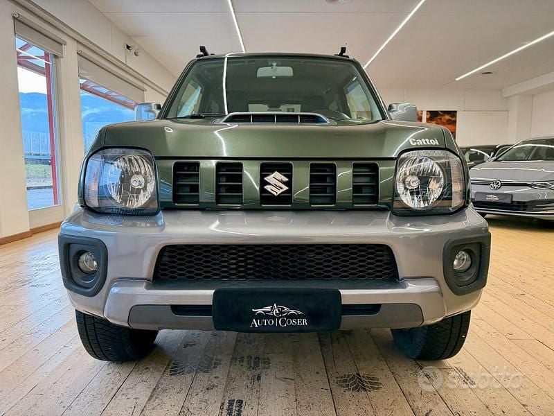 Usata Suzuki Jimny 86 CV (63 kW) 2015 Grigio SUV