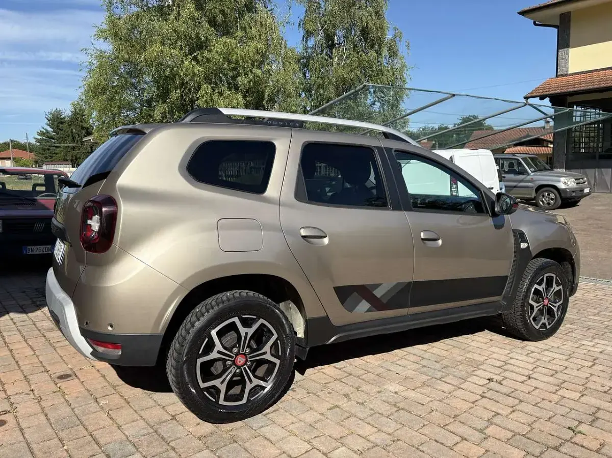 Usata Dacia Duster 116 CV (85 kW) 2020 Beige SUV