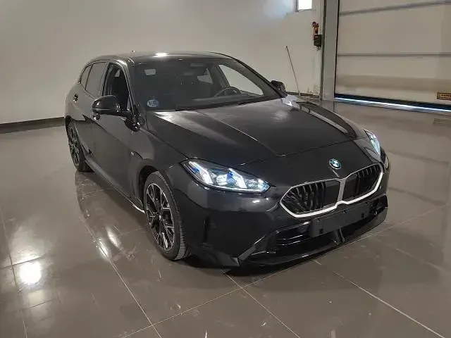 Usata BMW 120 M Sport 163 CV (119 kW) 2025 Sapphire black Utilitaria
