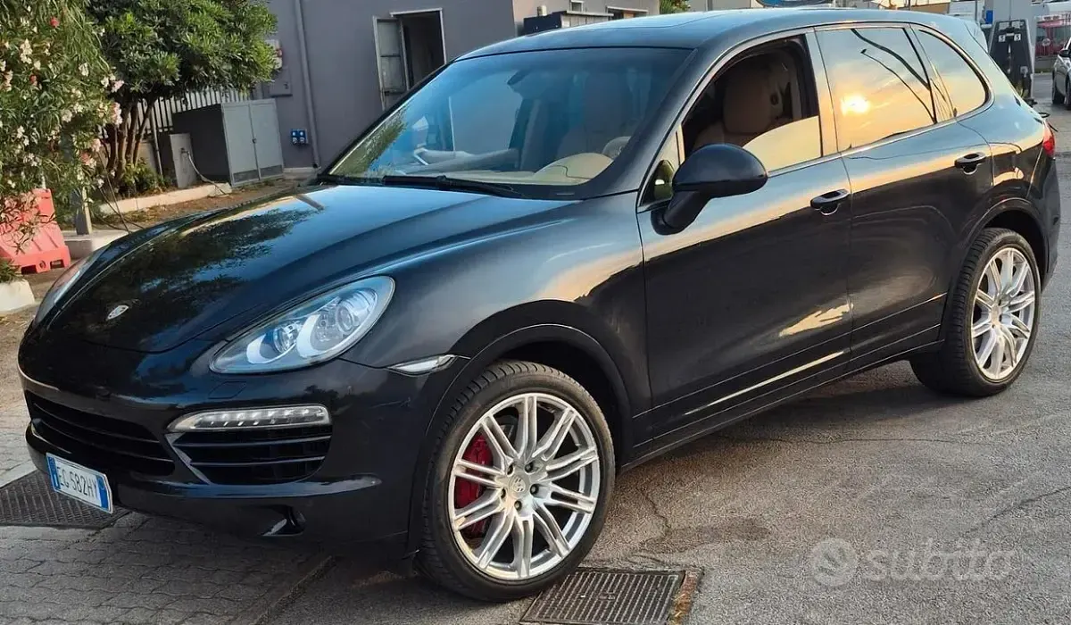 Usata Porsche Cayenne 245 CV (180 kW) 2011 Nero SUV