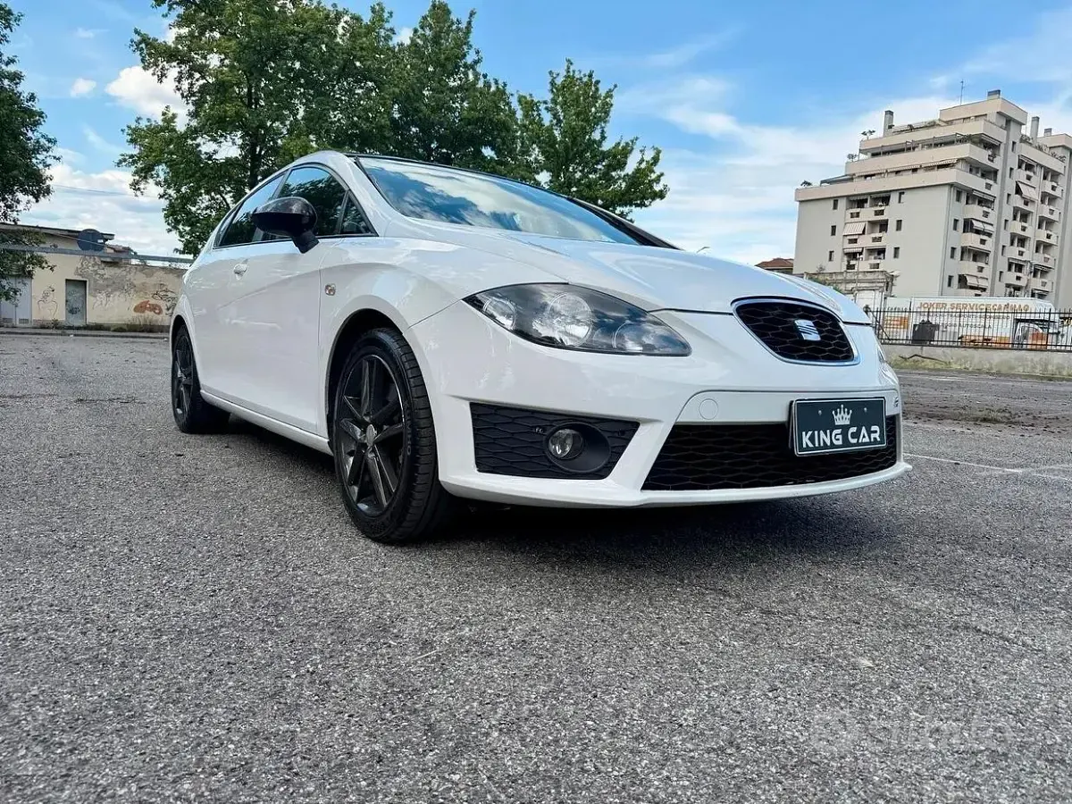 Usata Seat Leon FR 211 CV (155 kW) 2009 Bianco Utilitaria