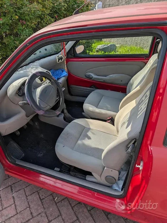 Usata Fiat 600 54 CV (39 kW) 2005 Rosso Utilitaria