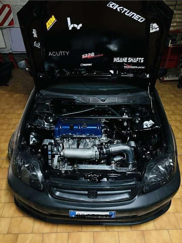 Usata Honda Civic 252 CV (185 kW) 1999 Berlina