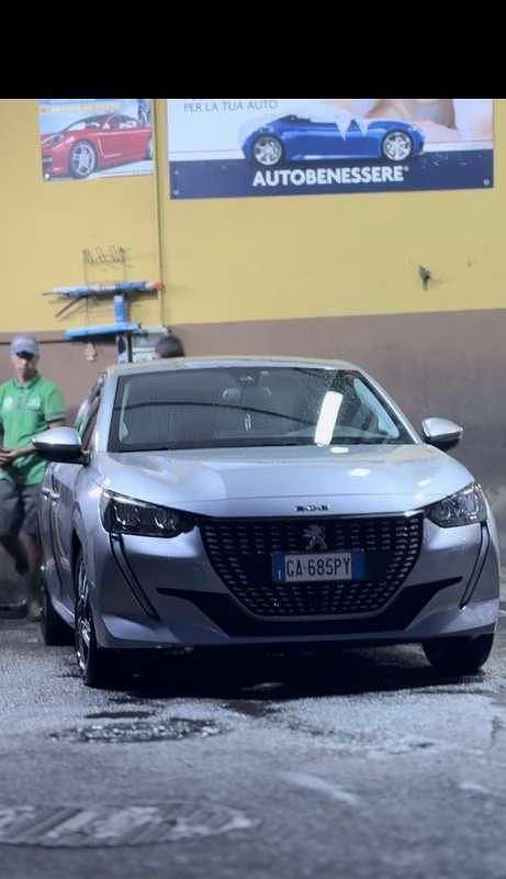 Usata Peugeot 208 Allure 101 CV (74 kW) 2020 Utilitaria