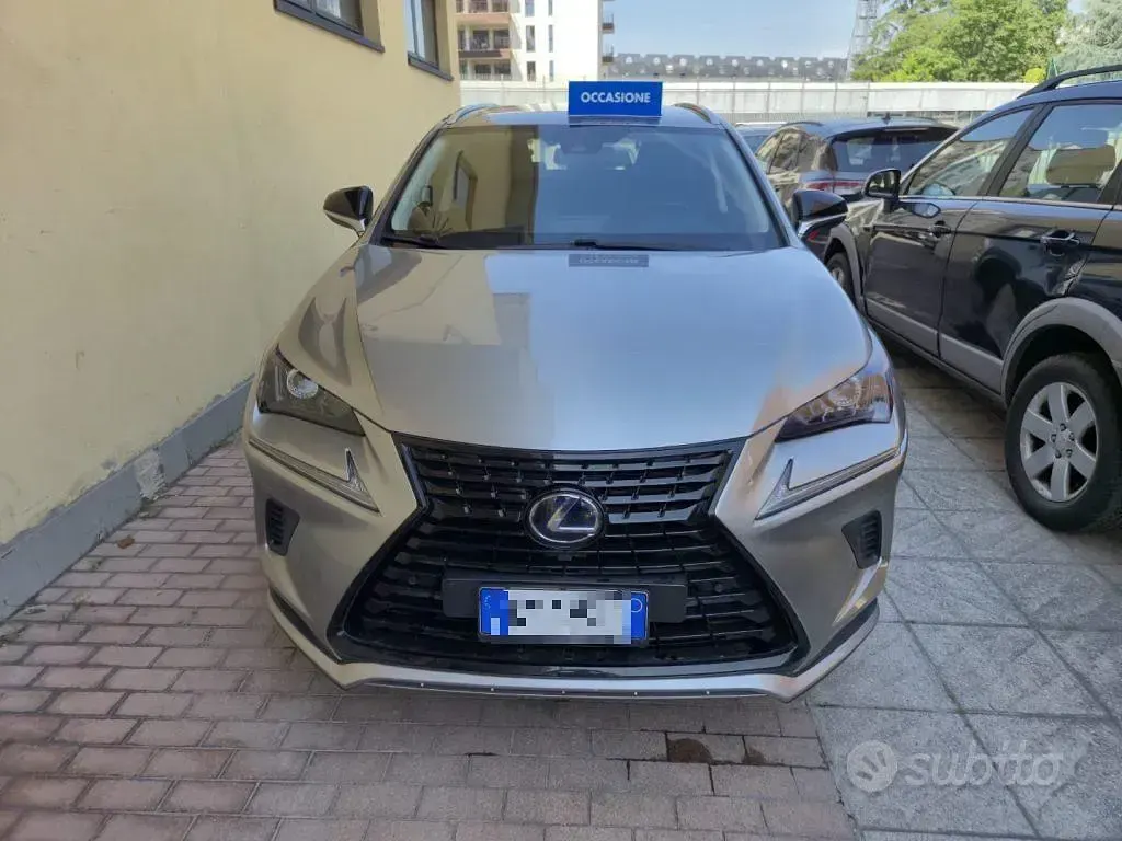 Usata Lexus NX300h 155 CV (114 kW) 2021 Grigio SUV