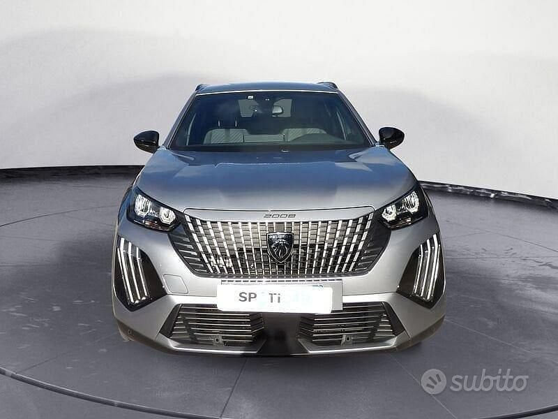 Usata Peugeot 2008 Allure 101 CV (74 kW) 2024 SUV