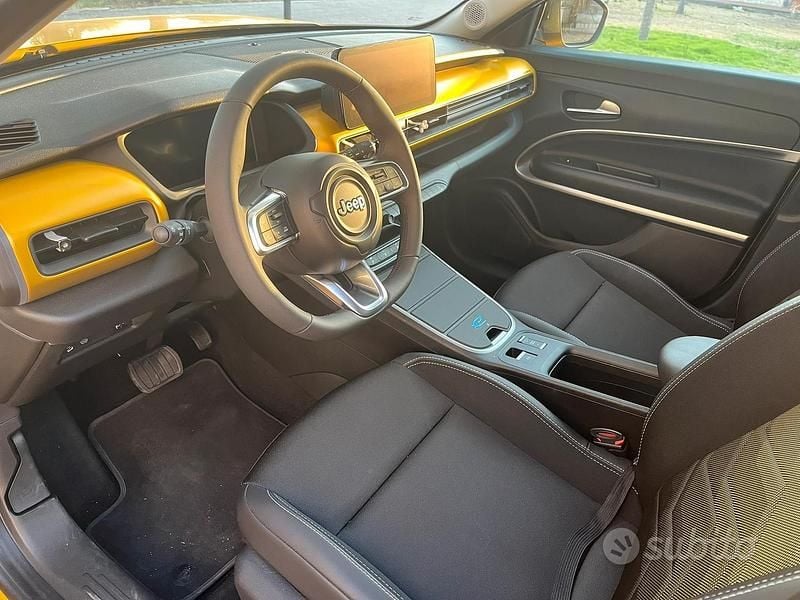 Usata Jeep Avenger 114 kW (156 CV) 2023 SUV