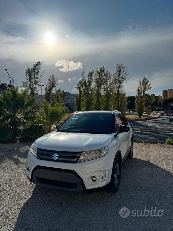 Bianco Usata 2015 Suzuki Vitara Cool Tre volumi | 8500 € (Super prezzo) - Immagine 1/4
