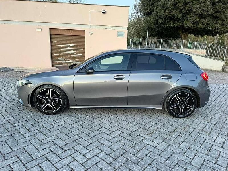 Usata Mercedes A180 Premium 116 CV (85 kW) 2022 Berlina