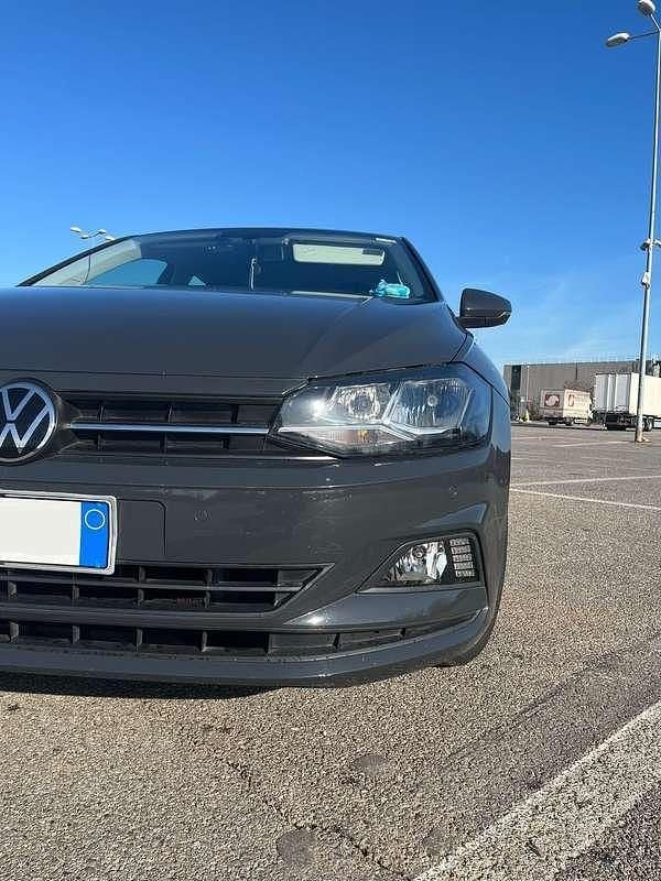 Usata VW Polo Comfortline 90 CV (66 kW) 2020 Grigio Berlina