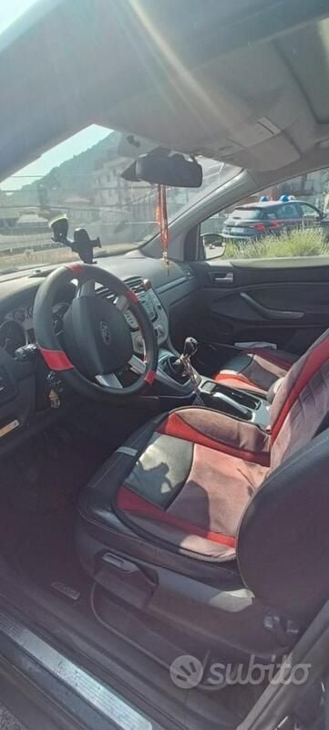 Usata Ford Kuga 163 CV (119 kW) 2011 Grigio SUV