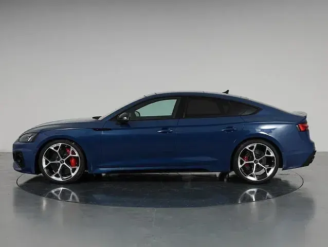 Nuova Audi RS5 Sportback Competition 470 CV (345 kW) 2025 Blu ascari metallizzato Berlina
