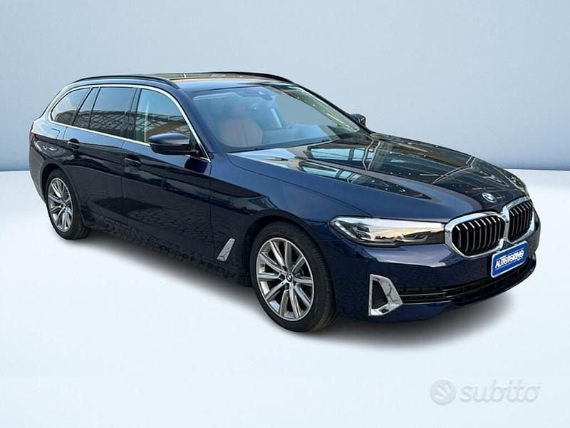 Usata BMW 520 Luxury Line 190 CV (139 kW) 2021 Blu metallizzato Station wagon