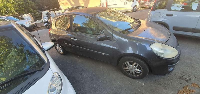 Usado Renault Clio II Authentique 65 CV (47 kW) 2007 Berlina