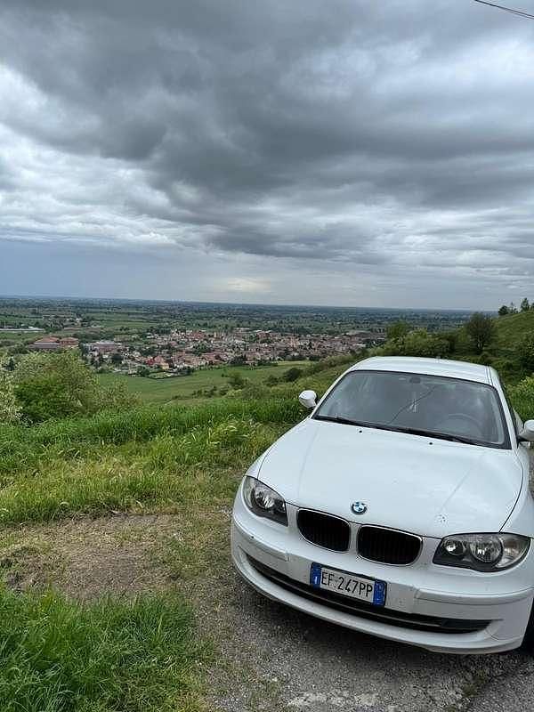 Usata BMW 118 143 CV (105 kW) 2010 Utilitaria