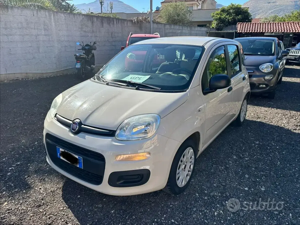 Usata Fiat Panda Lounge 69 CV (50 kW) 2016 Beige Utilitaria