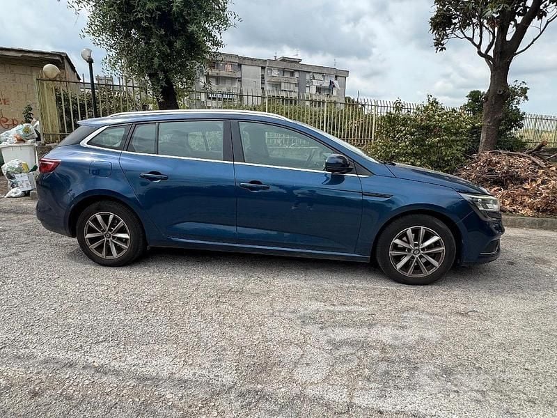Usata Renault Mégane IV 116 CV (85 kW) 2019 Blu Utilitaria