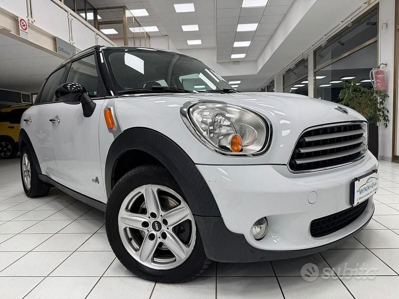 Bianco Usata 2012 Mini Cooper D Countryman SUV | 7700 € (Buon prezzo) - Immagine 1/4