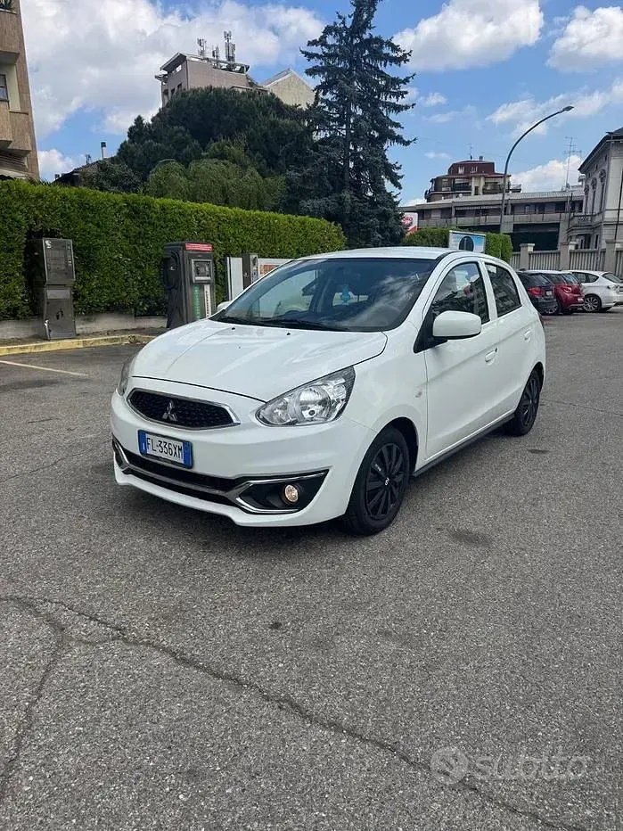 Usata Mitsubishi Space Star 71 CV (52 kW) 2017 Bianco Utilitaria
