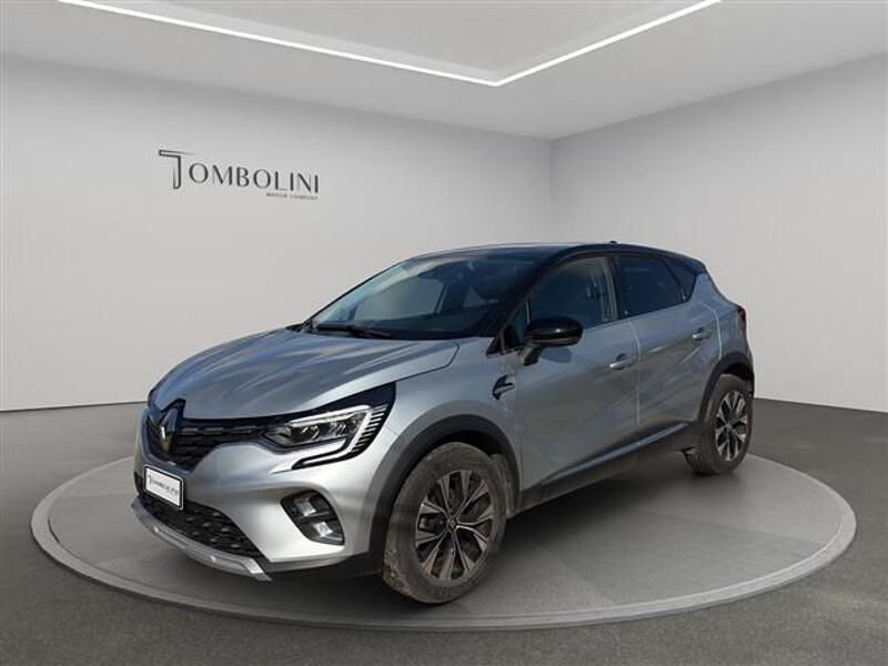 Usata Renault Captur Techno 100 CV (73 kW) 2023 Grigio chiaro SUV