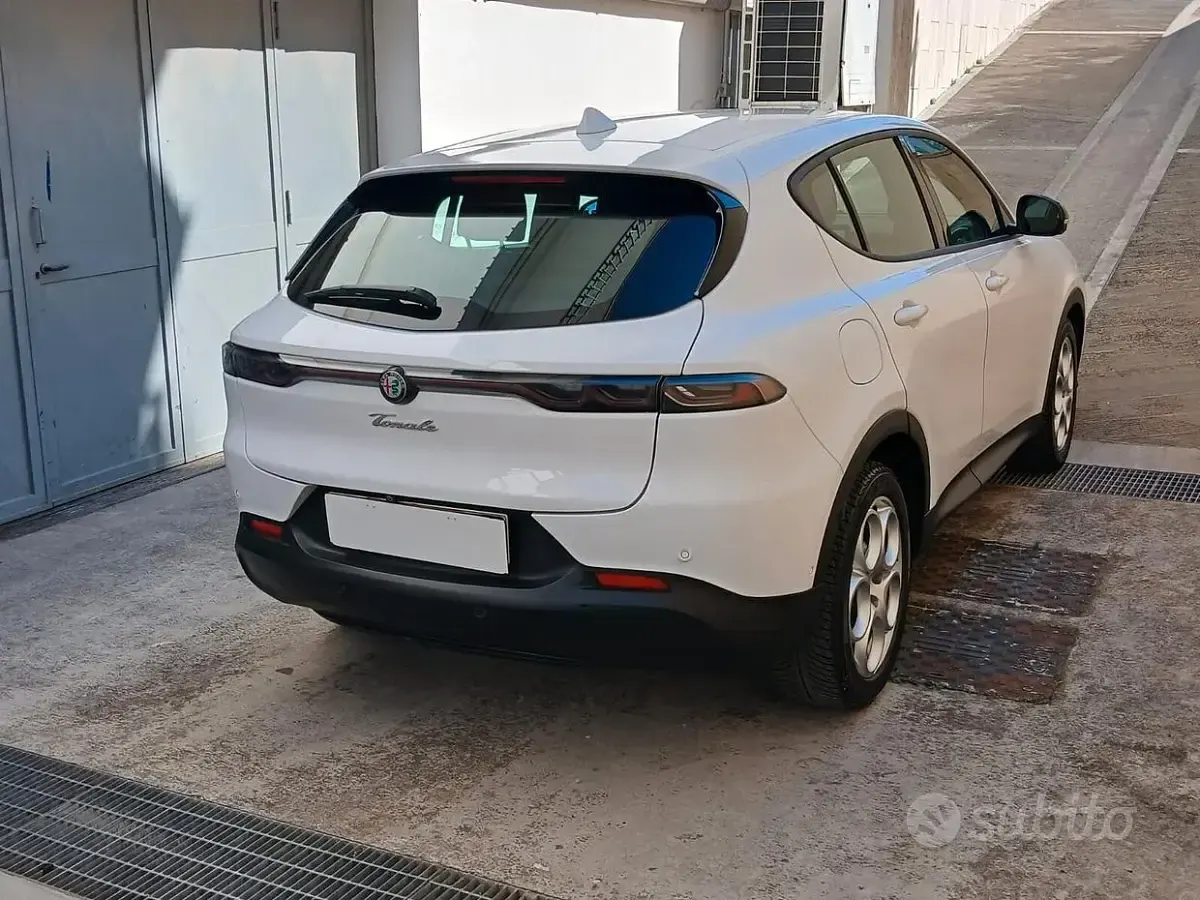 Usata Alfa Romeo Tonale Sprint 131 CV (96 kW) 2023 Bianco SUV