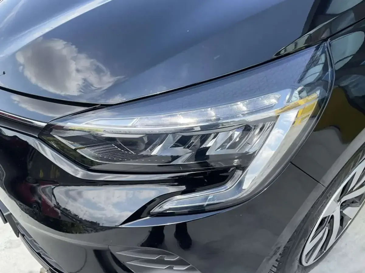 Usado Renault Clio V Equilibre 91 CV (66 kW) 2024 Negro Utilitario