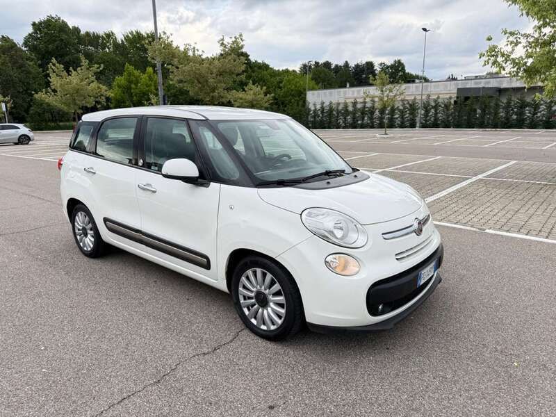 Bianco Usata 2017 Fiat 500L Living Monovolume | 7000 € (Buon prezzo) - Immagine 1/4