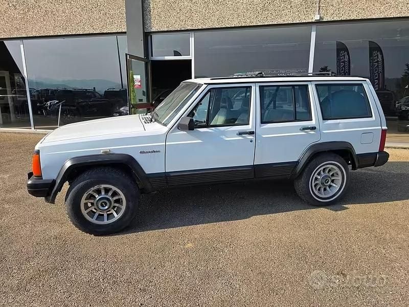 Usata Jeep Cherokee 80 CV (58 kW) 1990 Bianco SUV