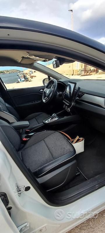 Usata Renault Captur 160 CV (117 kW) 2021 Bianco SUV