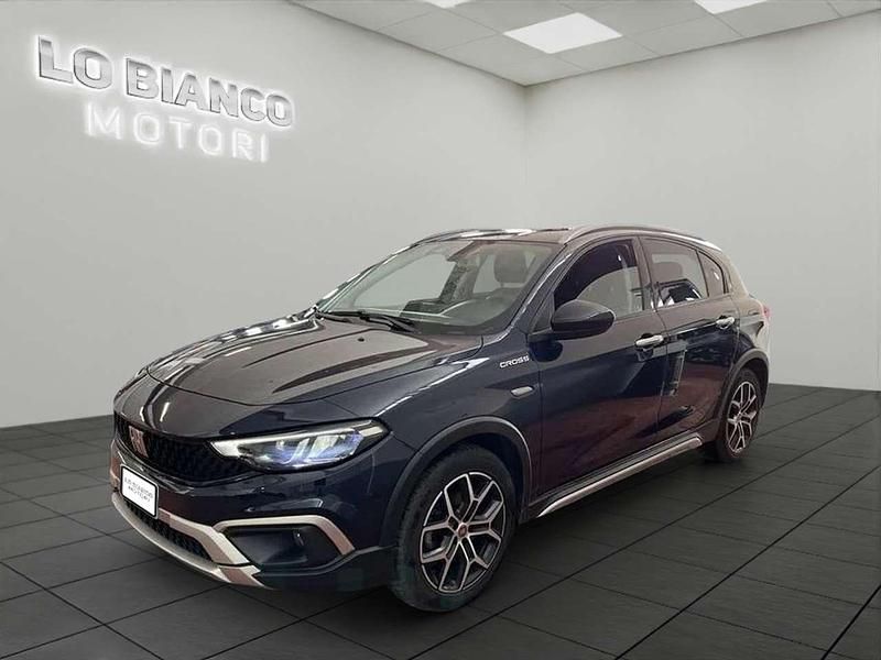 Usata Fiat Tipo Cross 131 CV (96 kW) 2023 Blu oceano Berlina