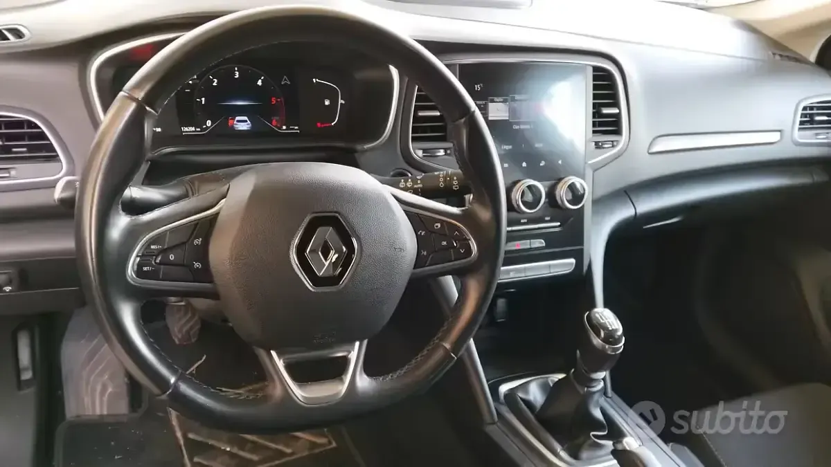 Usata Renault Mégane 116 CV (85 kW) 2020 Grigio Berlina
