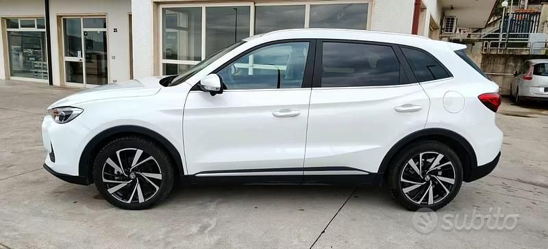 Usata MG ZS Luxury 101 CV (74 kW) 2025 Bianco SUV