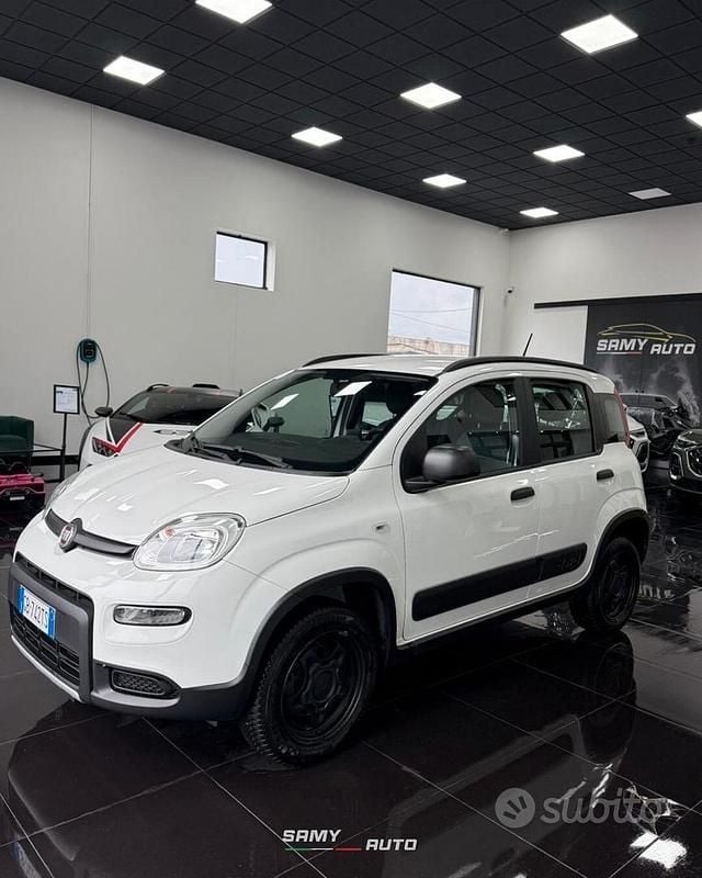 Usata Fiat Panda 4x4 S 86 CV (63 kW) 2020 Bianco Utilitaria