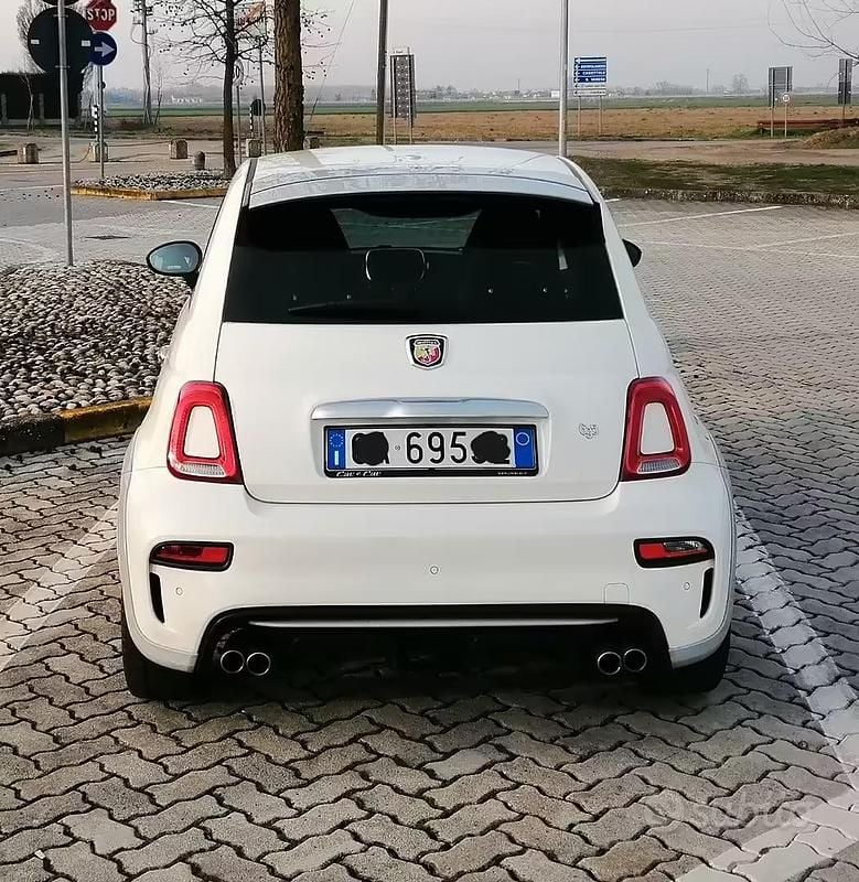 Usata Abarth 695 70th Anniversary 180 CV (132 kW) 2020 Bianco Utilitaria