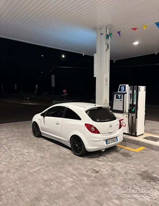Usata Opel Corsa 2010 Bianco Utilitaria