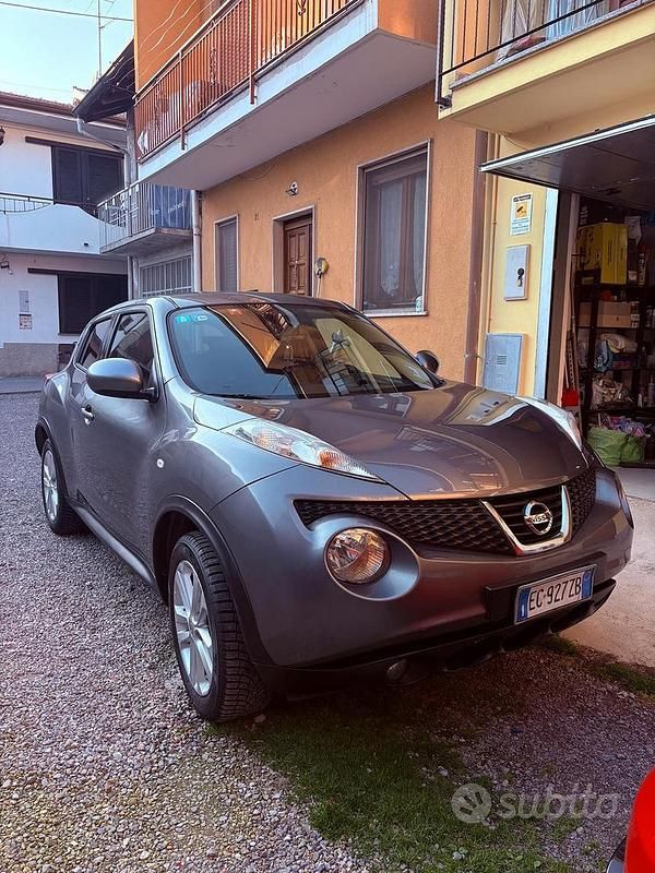 Usata Nissan Juke Tekna 117 CV (86 kW) 2010 Grigio SUV