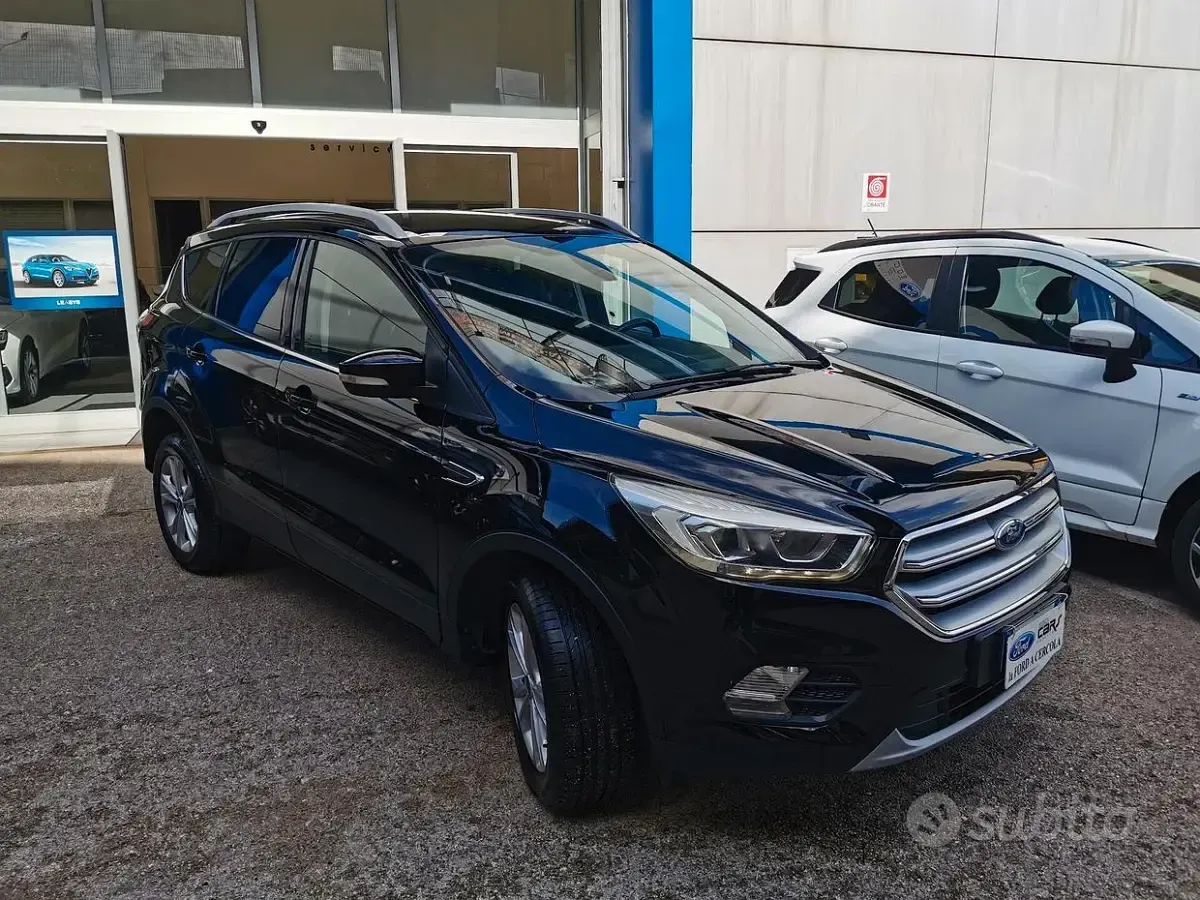 Usata Ford Kuga Titanium 120 CV (88 kW) 2018 Nero SUV