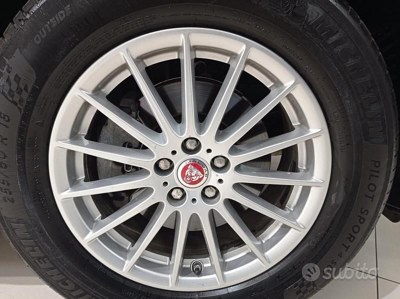 Usata Jaguar F-Pace Prestige 180 CV (132 kW) 2017 Grigio SUV