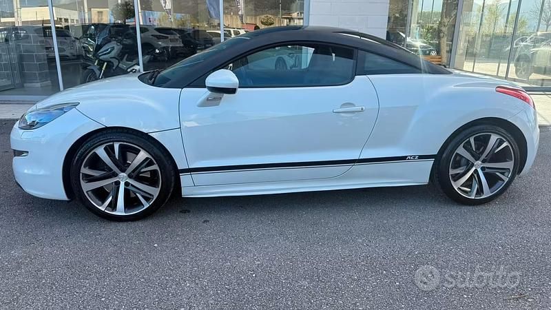 Begagnad Peugeot RCZ 163 HK (119 kW) 2013 Vit Sportkupé