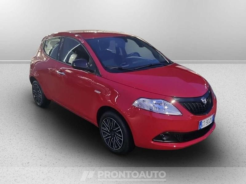 Usata Lancia Ypsilon S 70 CV (51 kW) 2024 Rosso Utilitaria