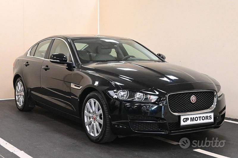 Usata Jaguar XE 180 CV (132 kW) 2016 Nero Berlina